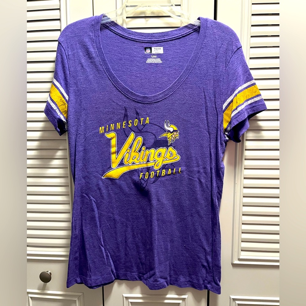Team Spirit Wear Minnesota Vikings T Shirt